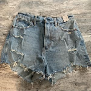 NWT Abercrombie & Fitch Ultra High Rise Mom Short- Curve Love Size 28